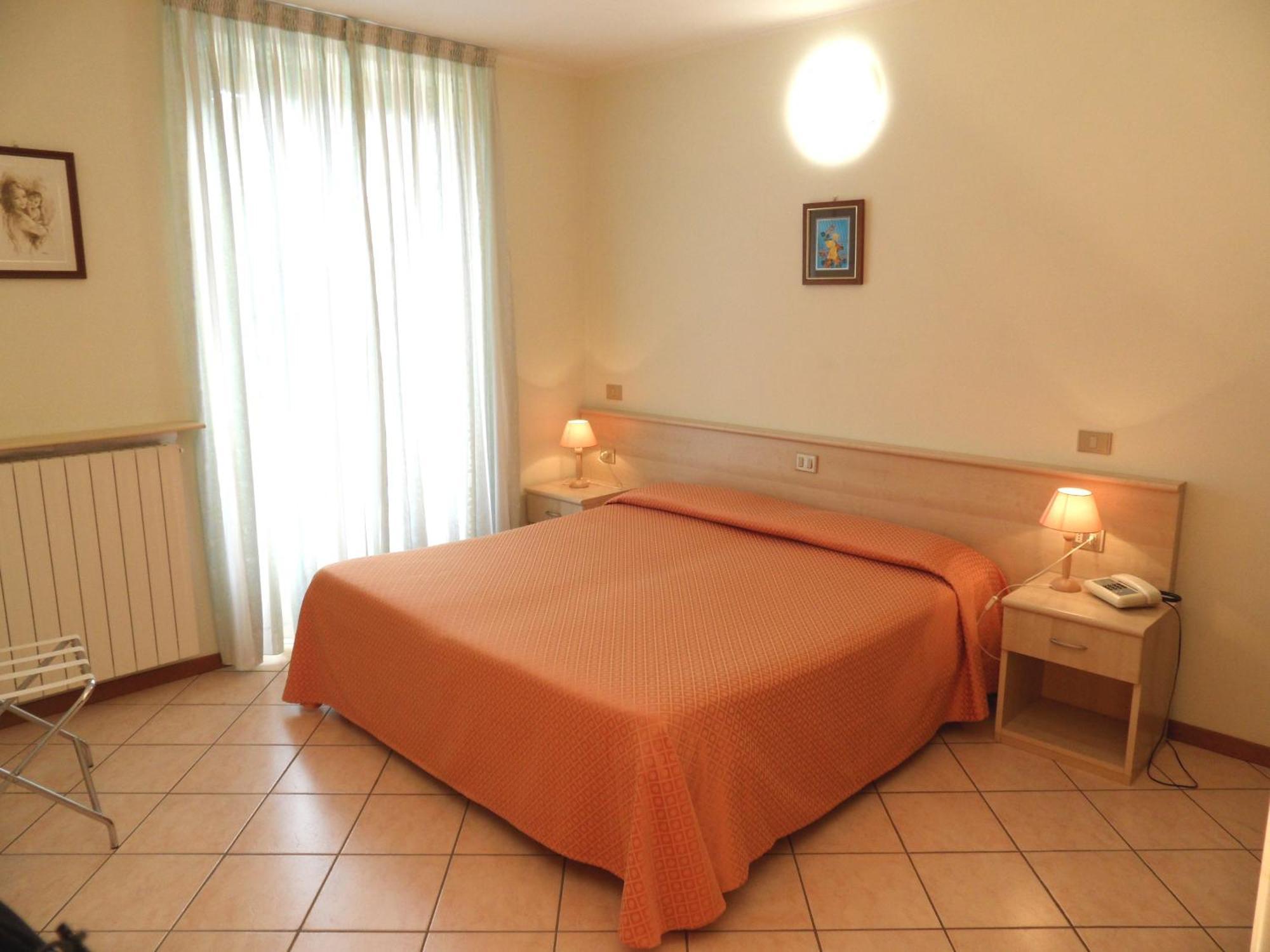 Casa Vacanze Touring Verbania Exteriér fotografie