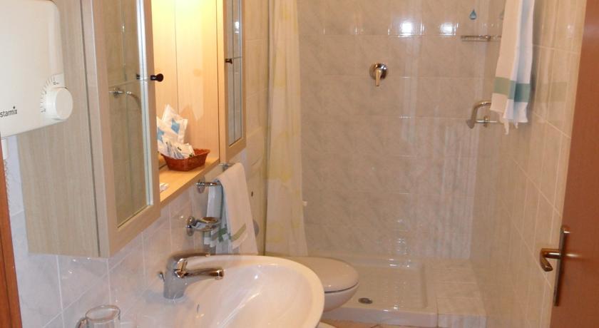 Casa Vacanze Touring Verbania Exteriér fotografie