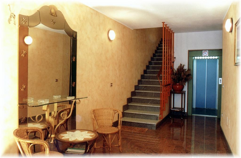 Casa Vacanze Touring Verbania Exteriér fotografie