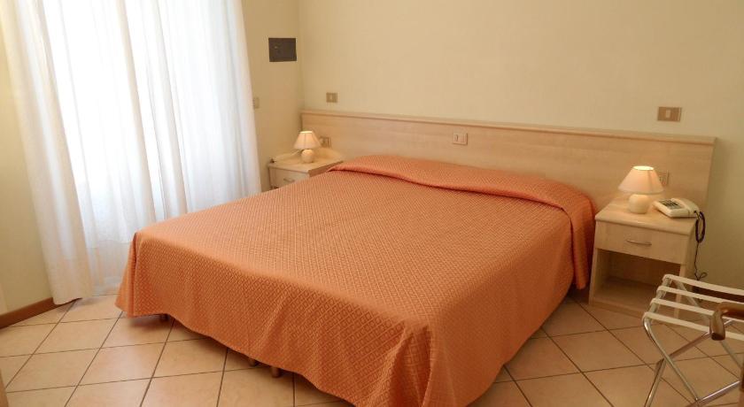 Casa Vacanze Touring Verbania Pokoj fotografie